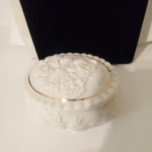 Vintage Lenox Keepsake Box Fine China The Fruits of Life Oval Trinket Box 1998 - Picture 2 of 5